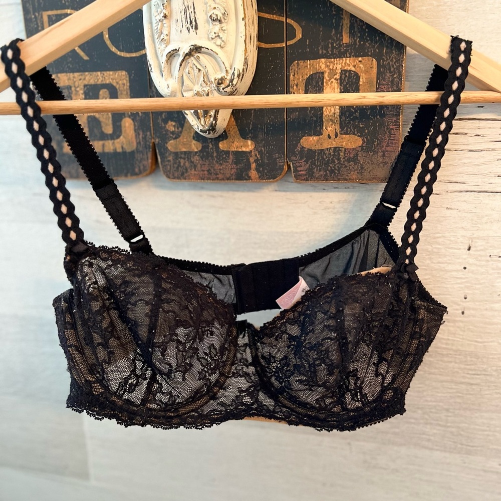 Vintage Victoria's Secret Black Lace Bra